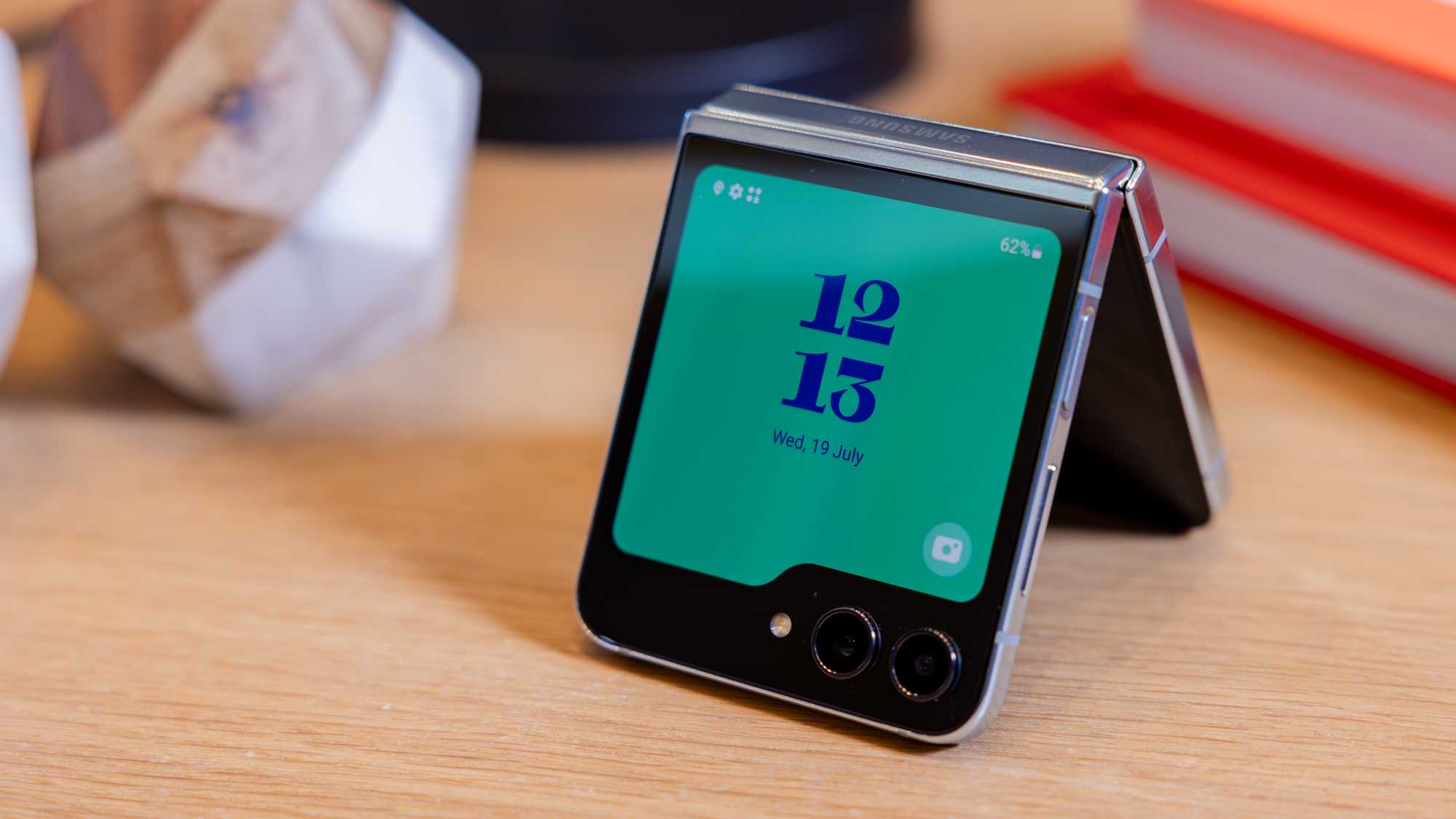 Samsung Galaxy Z Flip 5 Review: Weird Flex but OK - Tech Advisor