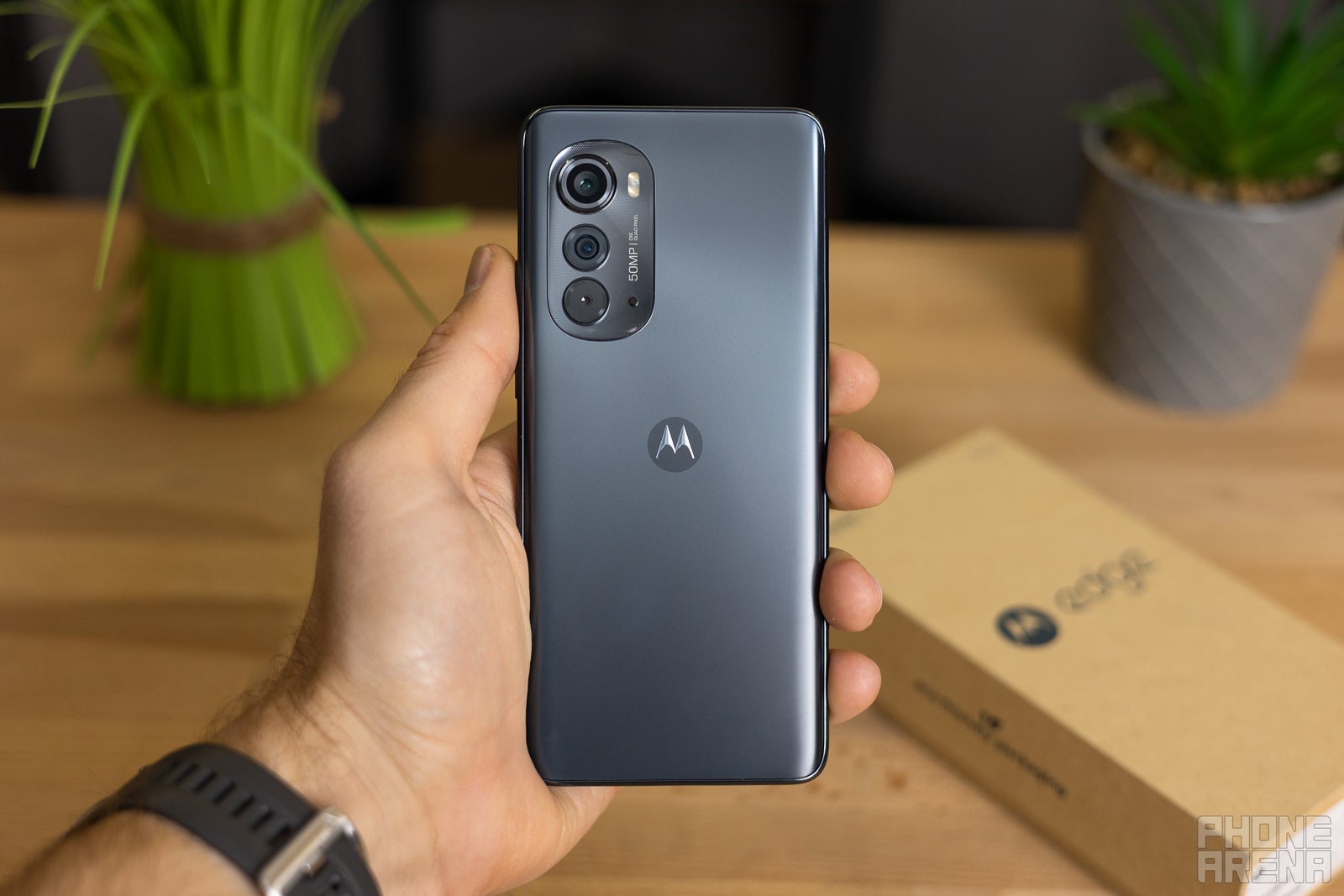 Motorola Edge (2022) review: a minor update - PhoneArena