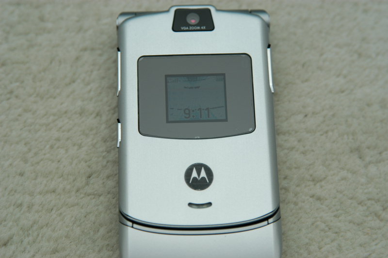 Motorola Razr V3 Review | theVooner.com